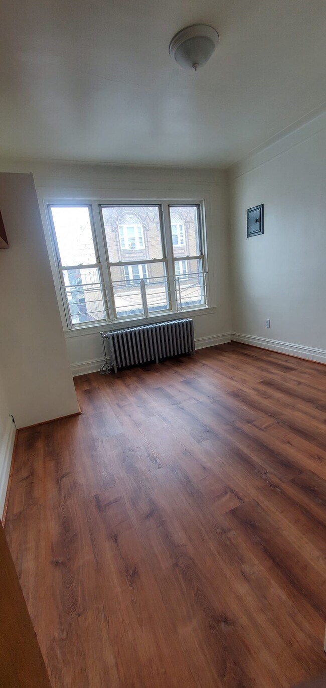 61 Lincoln Ave, Brooklyn, NY 11208 Townhome Rentals in Brooklyn NY