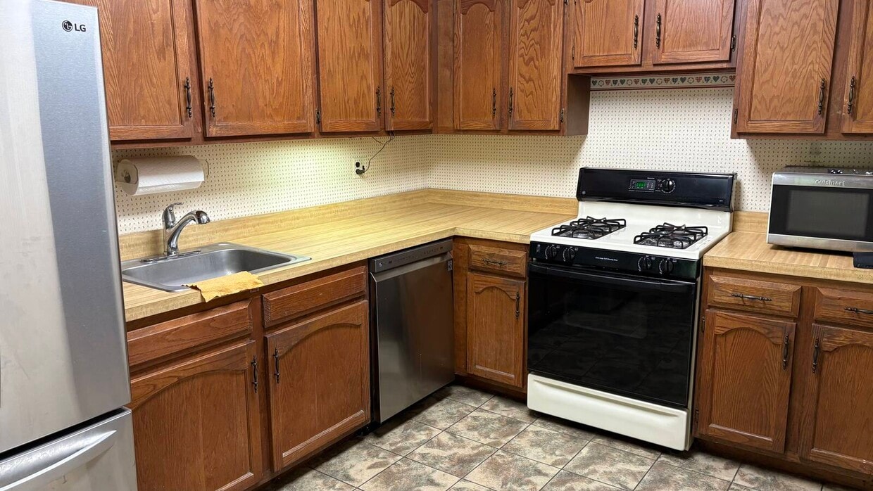 Foto principal - 220-75-220-67 67th Ave