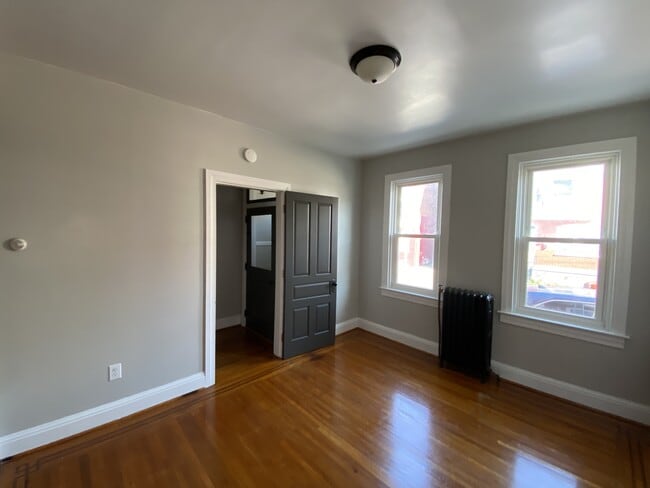 Building Photo - 824 W Princess St