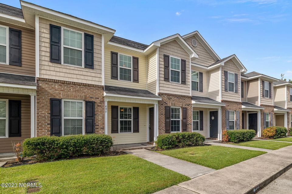 Building Photo - 405 Falls Cove