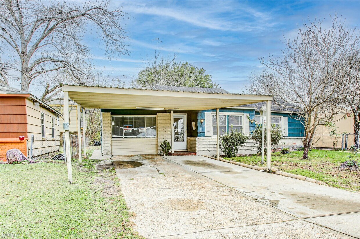 Primary Photo - 4 br, 2 bath House - 9317 Cathedral Dr