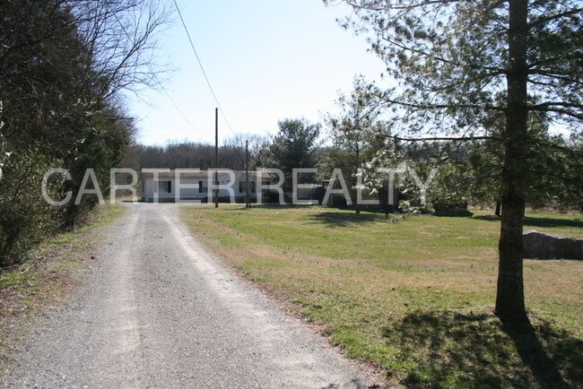 Building Photo - 2998 Old Lebanon Dirt Rd