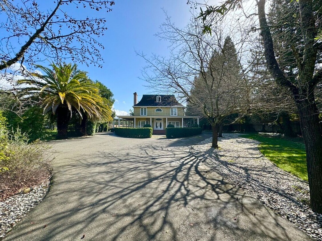 Primary Photo - Stunning St. Helena Victorian Farmhouse on...