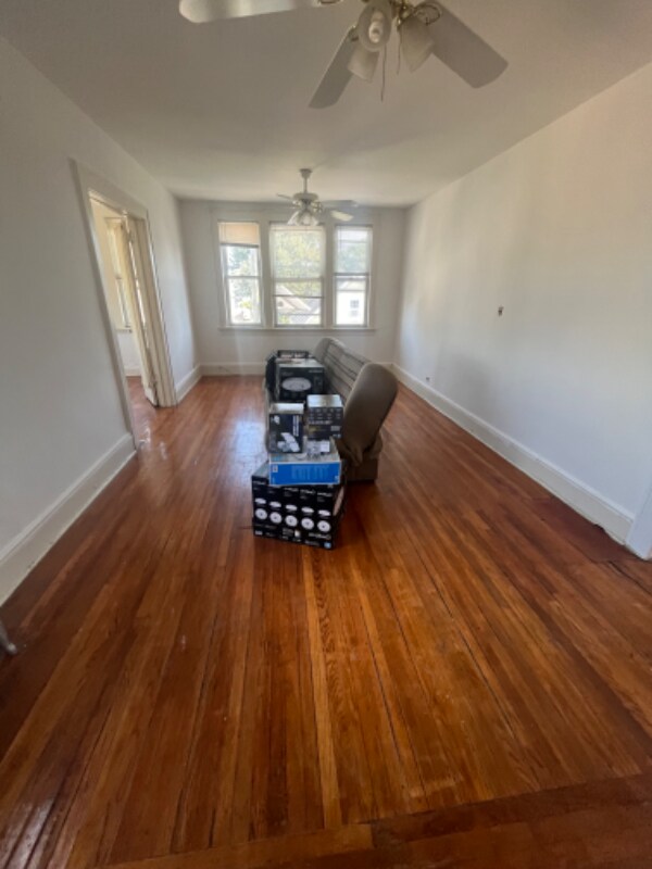 Primary Photo - 252 River Dr