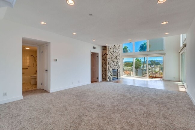 Building Photo - 230 S Catalina Ave