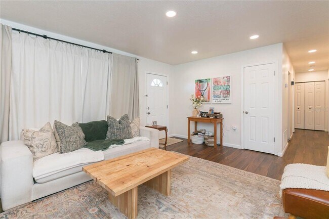 Foto del edificio - 1612 Berkshire Dr