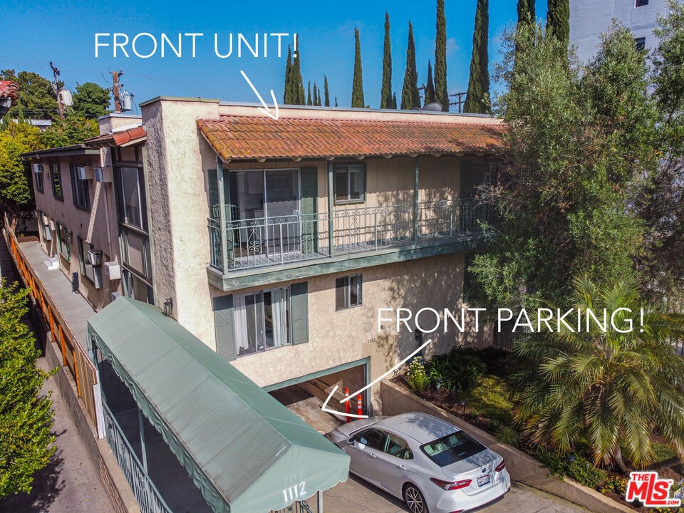 Primary Photo - 1112 N Olive Dr