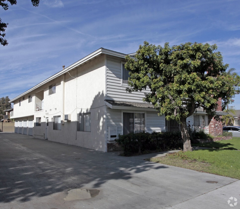 Foto del edificio - 12861-12871 Fern St