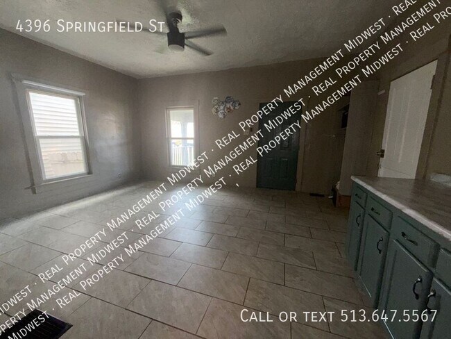 Building Photo - 4396 Springfield St