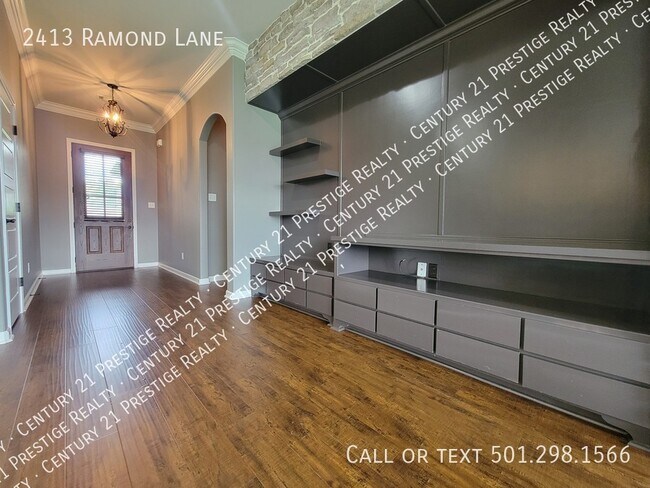 Foto del edificio - 2413 Ramond Ln
