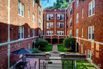 Building Photo - 7324 N Damen Ave