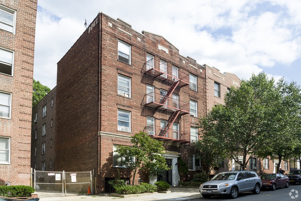 Primary Photo - 43-17 49th St