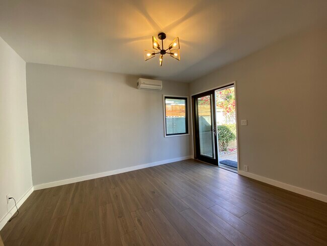 Foto del edificio - 8591 Higuera St