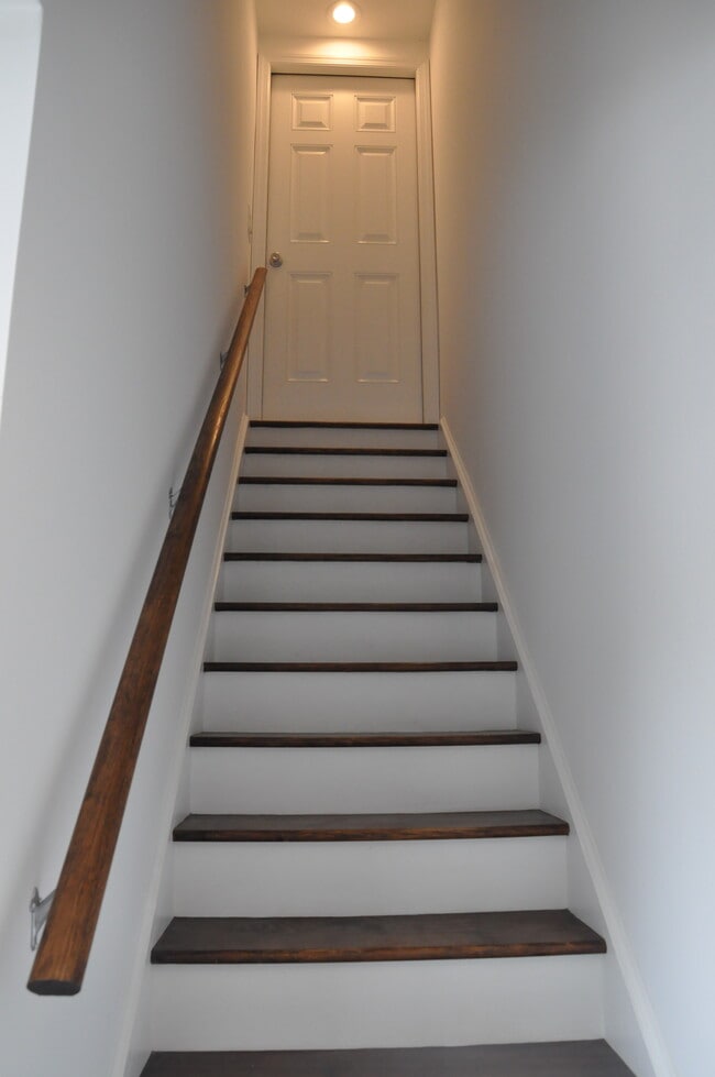Building Photo - 12 Cattail Cir