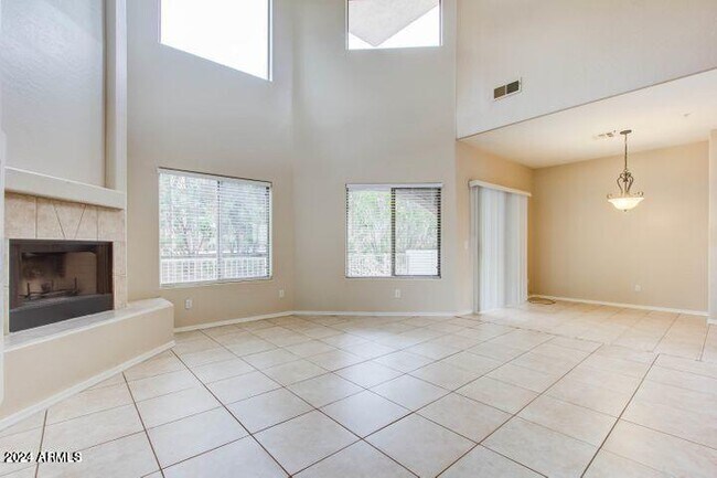 Building Photo - 16450 E Ave of the Fountains