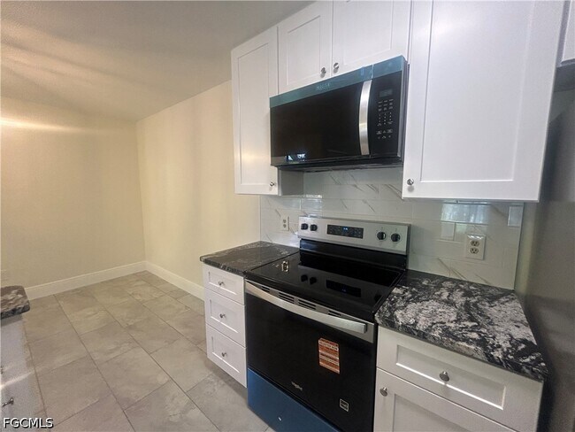 Foto del edificio - 2875 Winkler Ave