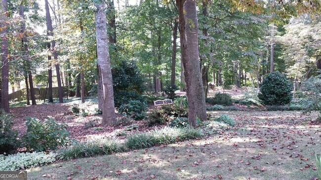 Foto del edificio - 1490 Wood Valley Dr