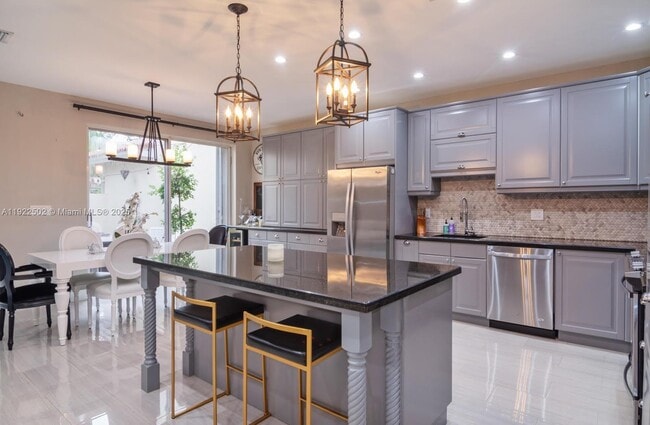 Foto del edificio - 1140 Chestnut Ln