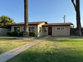 Building Photo - 82077 Santa Rosa Ave