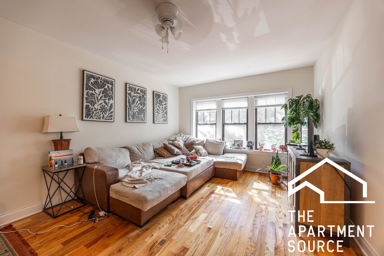 Foto principal - 628 W Cornelia Ave