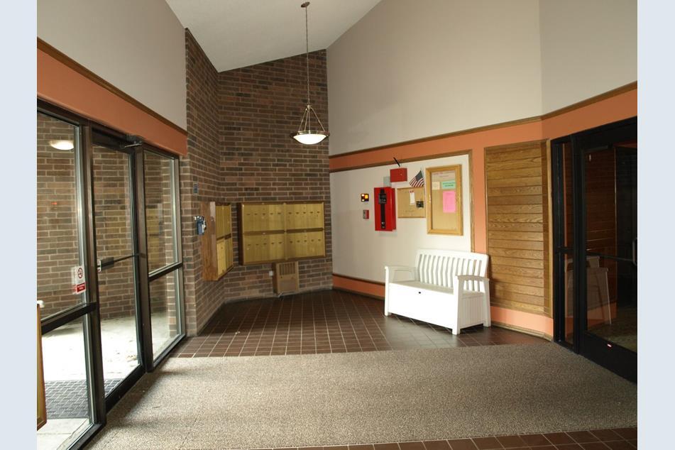 3440 Golfview Dr Unit 311, Eagan, MN 55123 Condo for Rent in Eagan