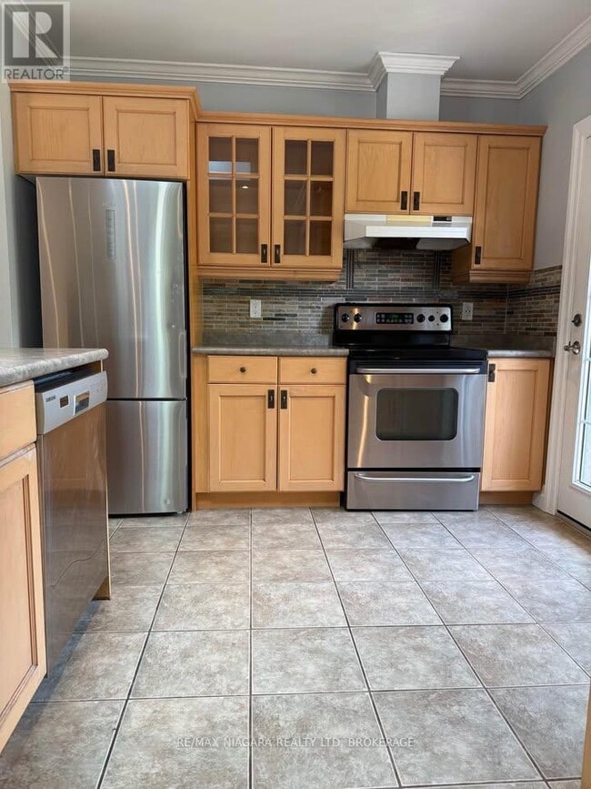 Building Photo - 6431 Stamford Green Dr