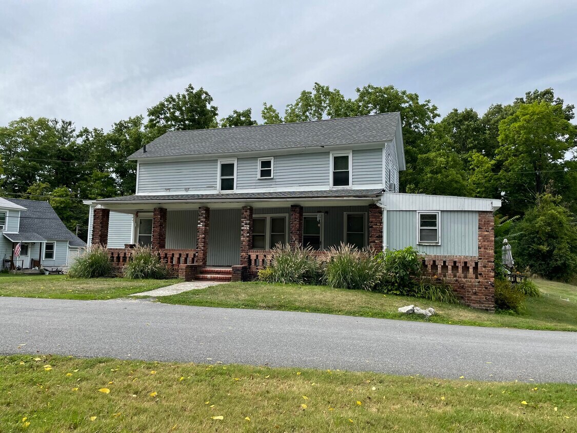 Primary Photo - 105 Flatbush Camp Rd
