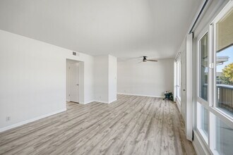 Building Photo - 418 Whitehall Rd