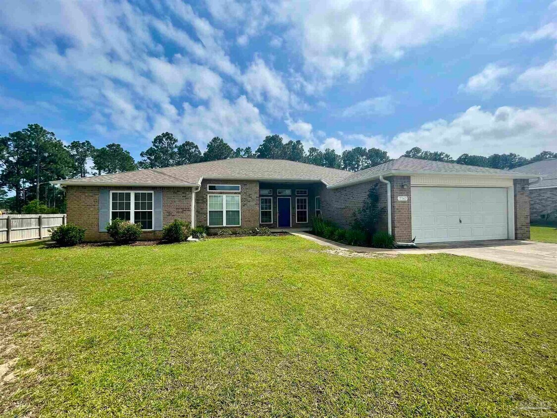Foto principal - 7747 Fenwick St