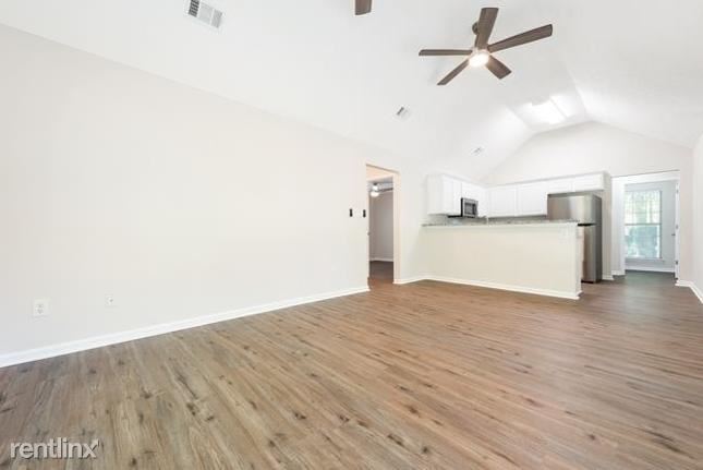 Building Photo - 3 br, 2 bath House - 75 Applewood Circle