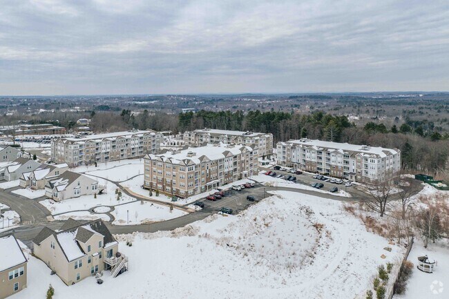 Contexto aéreo - Riverside Woods Condominiums