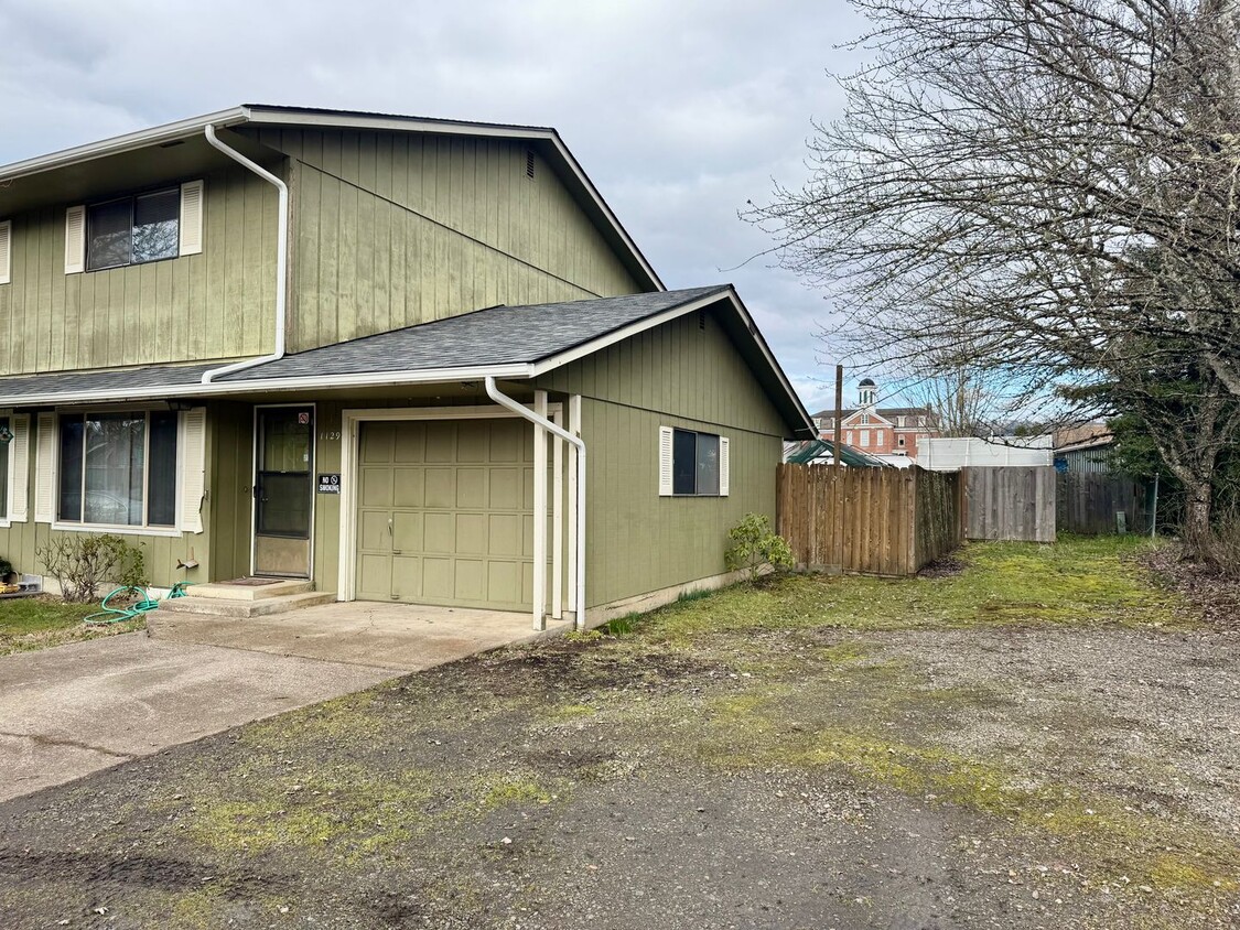 Foto principal - 1127-1129 Applegate Street