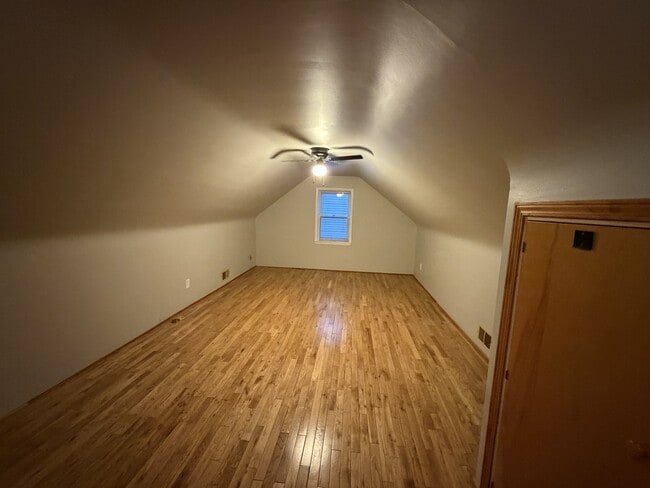 Building Photo - 380 E 260th St