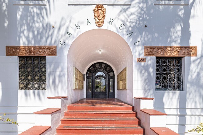 Foto del edificio - Casa Real