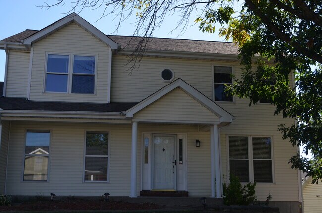 Foto del edificio - 23 Brentmoor Ct