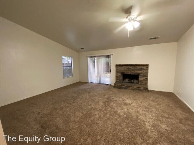 Building Photo - 3 br, 2 bath House - 518 North Peppertree ...