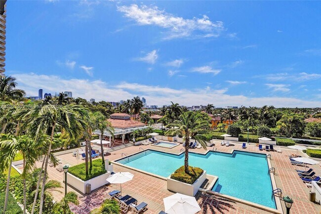 Foto del edificio - 1000 E Island Blvd