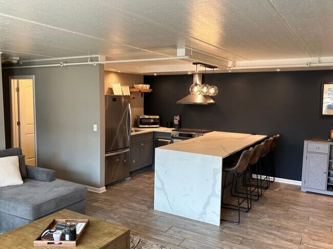 Foto del edificio - 2 bedroom in Naperville IL 60563