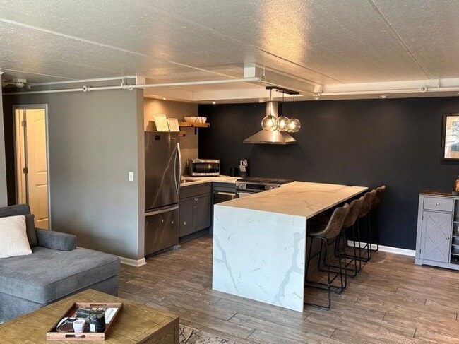 Building Photo - 2 bedroom in Naperville IL 60563