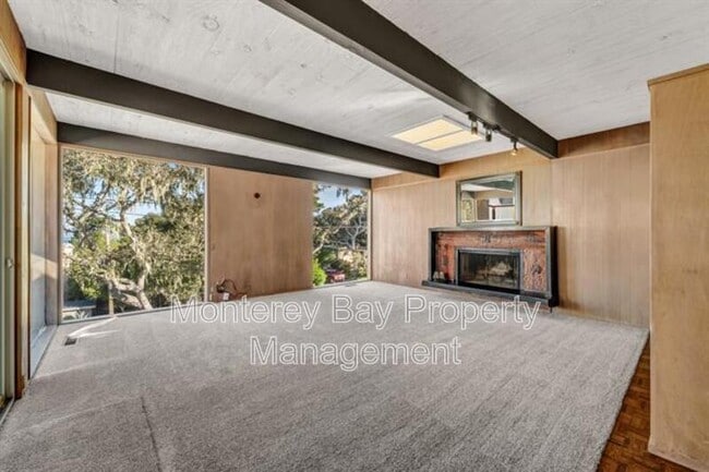 Building Photo - 635 Grace St