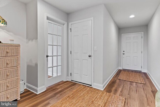 Building Photo - 1357 Station House Ln