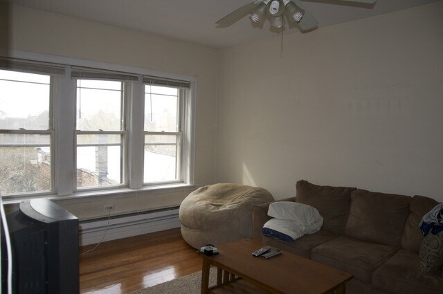 Foto del edificio - 3917 N Southport Ave