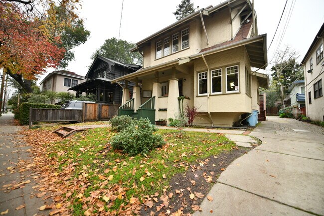 Building Photo - 3105 College Ave