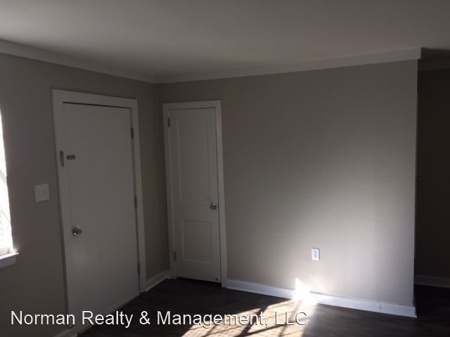 Building Photo - 976 Live Oak Dr
