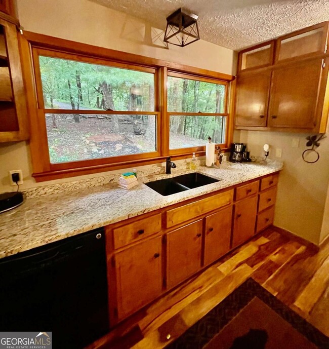 Foto del edificio - 226 Mountain View Ct