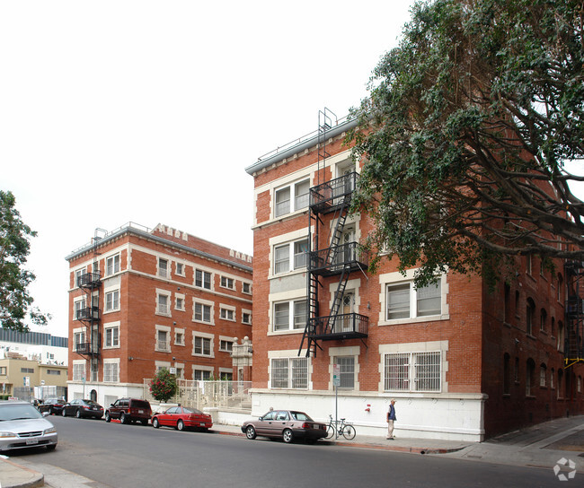 Building Photo - Coronado Place Apartments