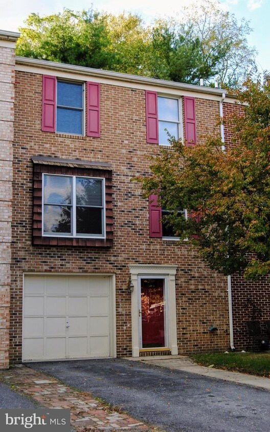 Primary Photo - 11306 Grouse Ln N