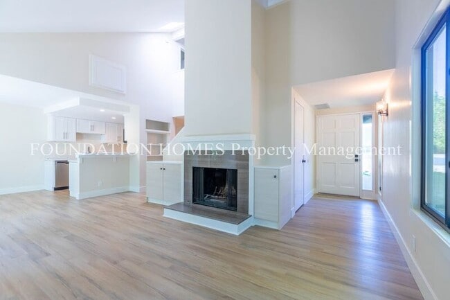 Building Photo - 74 Windstone Dr