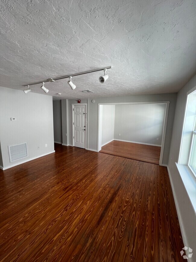 Downtown Mount Dora Apartments for Rent with Extra Storage Mount Dora