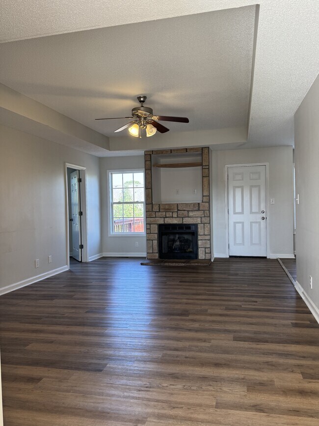 Building Photo - 3657 S Naples Ct